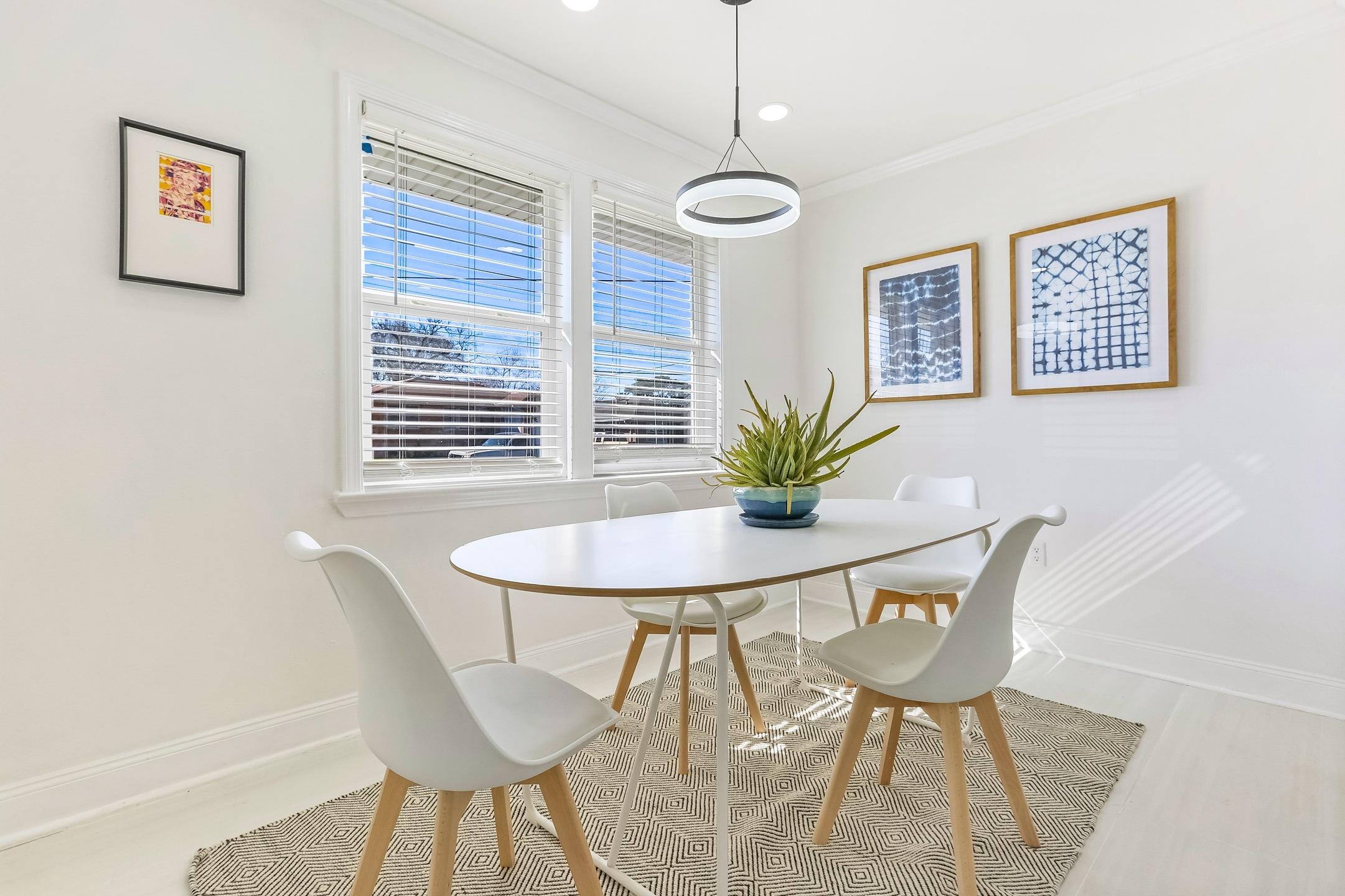 How to Pick Art for Staging Your Home